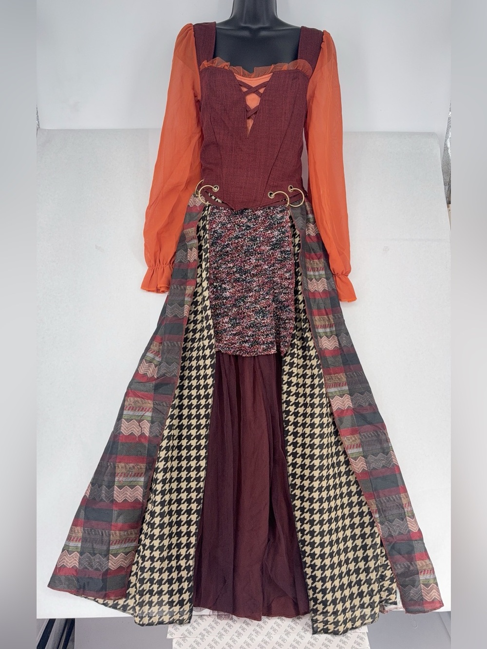 Spirit Halloween Hocus Pocus Mary Sanderson Costume for Adults NWOT SIZE M - Picture 3 of 6